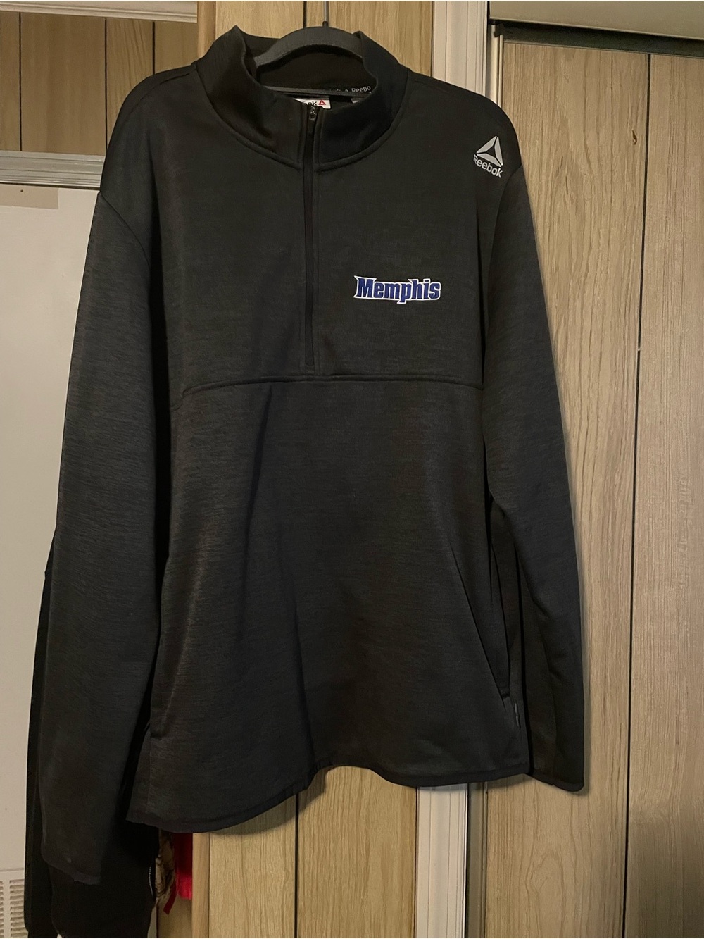 Reebok Black Quarter-Zip Pullover Men’s XL
